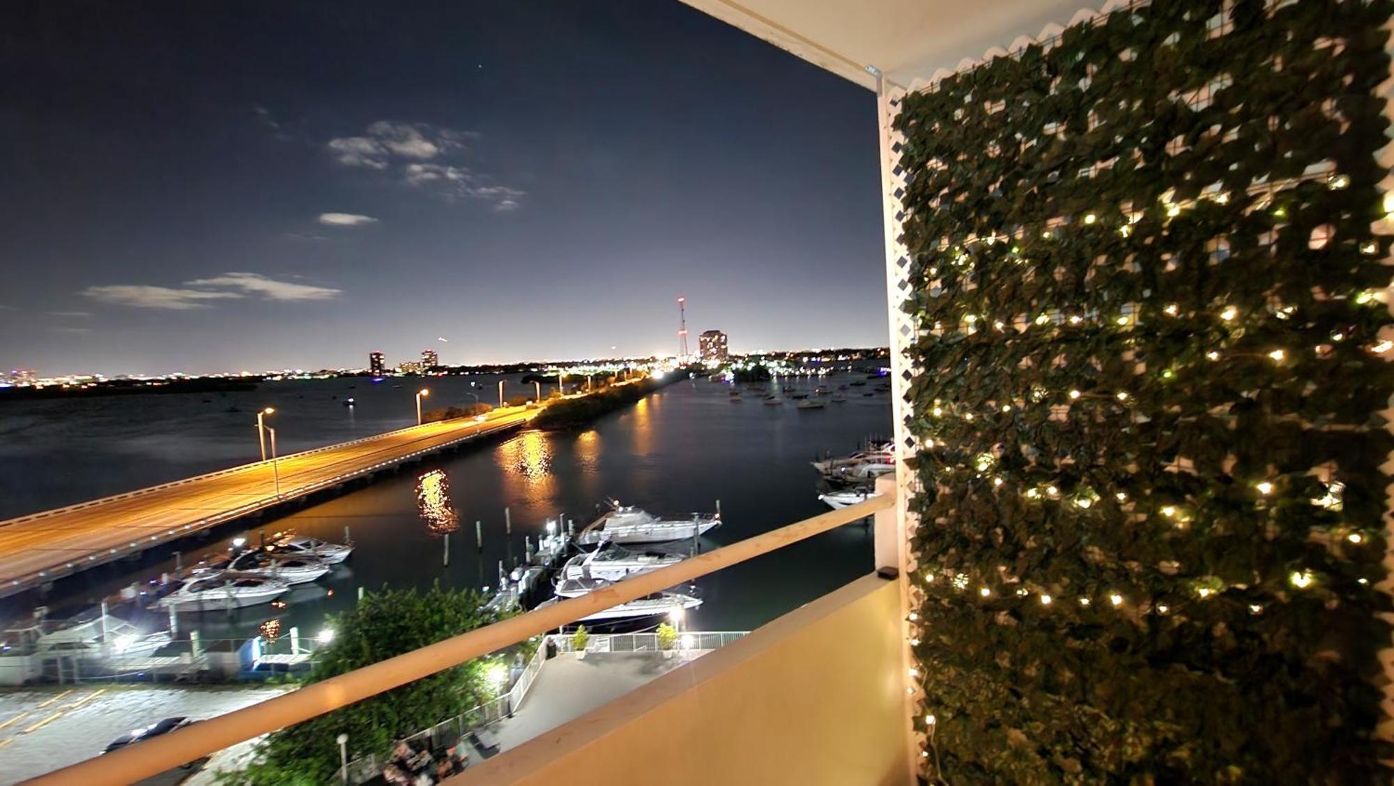 Bayfront Apartment Breathtaking Views- One Bedroom W Balcony- Living Room -Free Parking Miami Beach Exterior foto