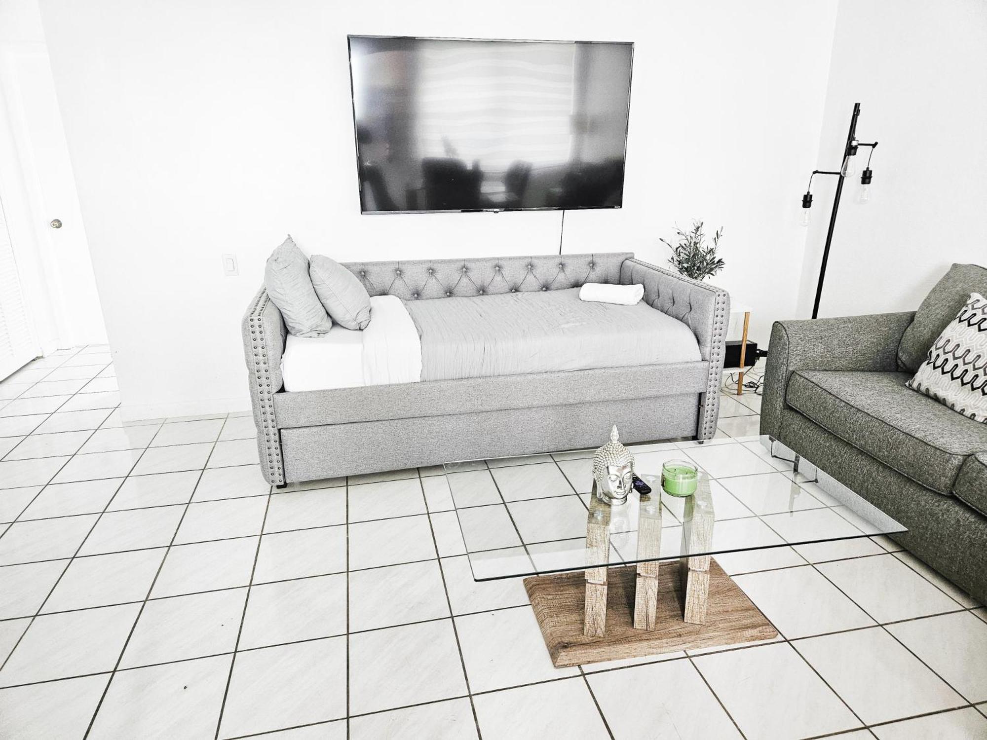 Bayfront Apartment Breathtaking Views- One Bedroom W Balcony- Living Room -Free Parking Miami Beach Exterior foto